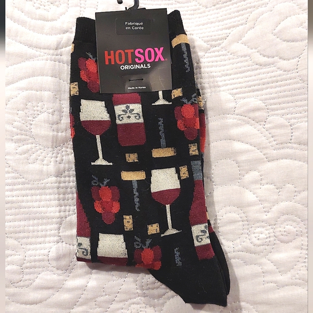 Hot Sox Originals Women's Black Wine Pattern Socks NWT Sock Size 9-11 US